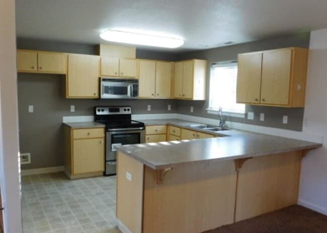 Photo - 3Bd/2.5Ba Two-story house- Available Soon!