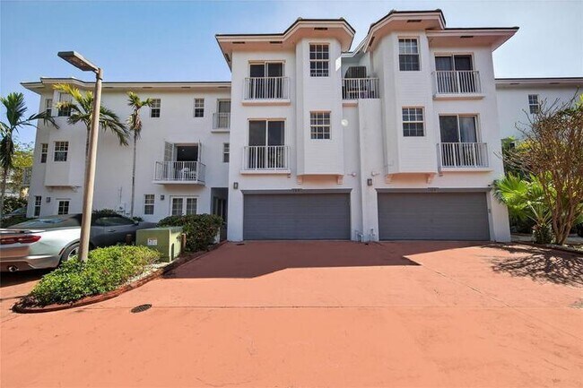 Photo - 2725 NE 8th Ave