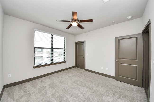 Building Photo - 5454 State St Unit 1426