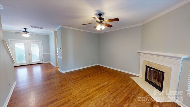 Photo - 414 Clarkson Green St