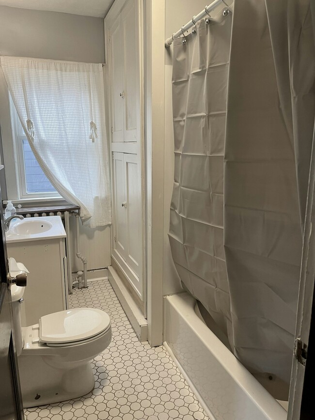 Photo - 495 Belvidere St E