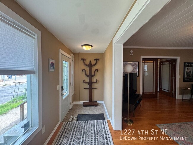 Photo - 1227 4th St NE