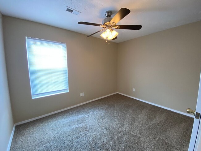 Photo - 1040 S Clifton Ave