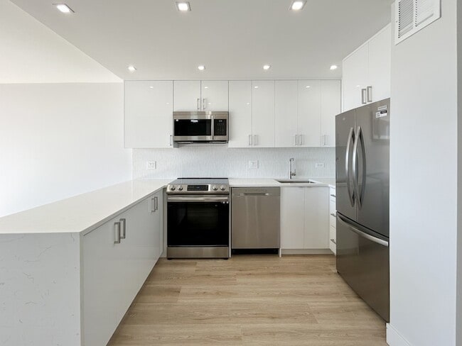 Photo - 5445 N Sheridan Rd Unit 1407