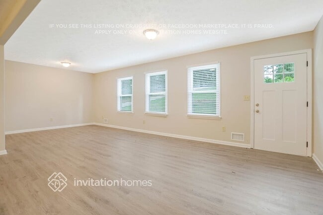 Photo - 246 Sandra Dr NW