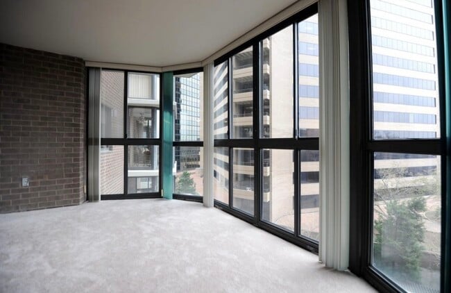 Photo - 1600 N Oak St Unit Apt 309