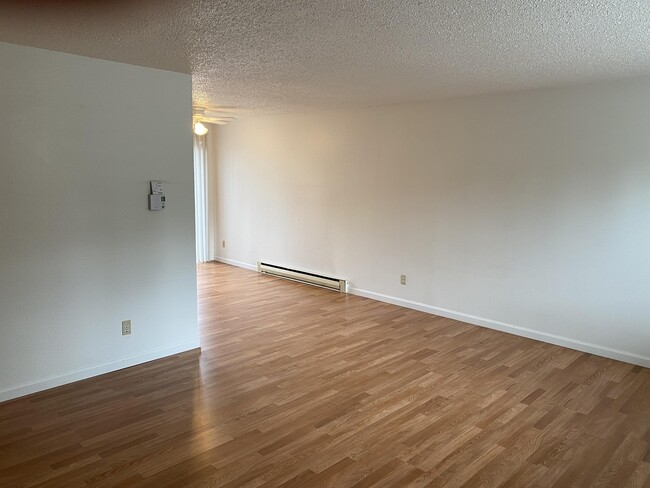 Photo - 7425 SE Henry St