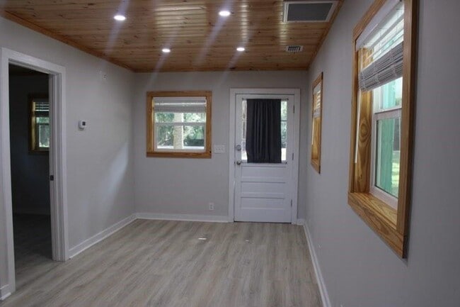 Photo - 1190 Patterson Rd