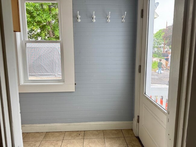 Photo - 64 Girard St