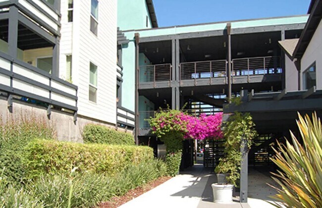 Photo - Lenzen Square Unit 2 Bedroom