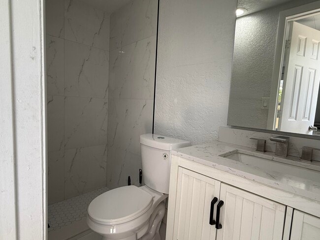 Photo - 4904 Dillon St Unidad C