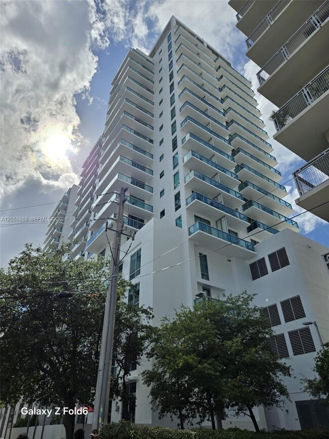 Building Photo - 333 NE 24th St Unit 1108