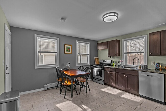 Photo - 281 Williams St Unit 1