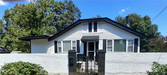 Building Photo - 506 Pinckney St Rental