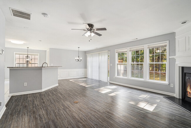 Photo - 3289 Saville St SW