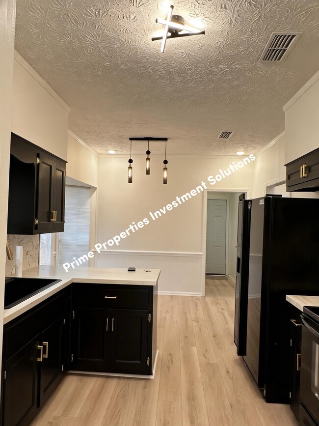 Photo - 4012 Amberly Rd