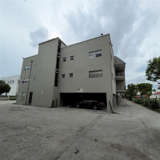 Photo - 5100 SW 41st St Unidad 229