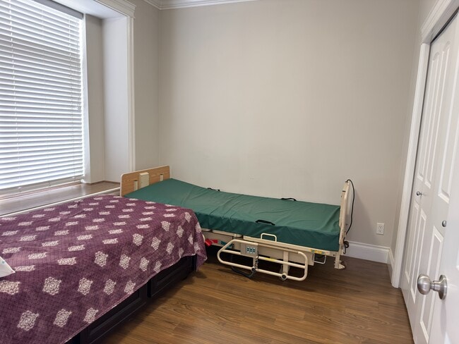 1736 Nassau Dr Unité Upstairs