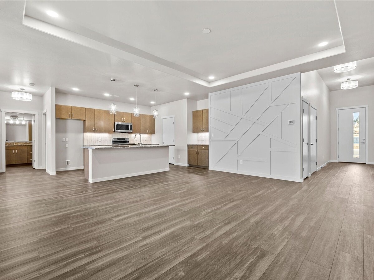 Photo - 2747 Radiant Ave