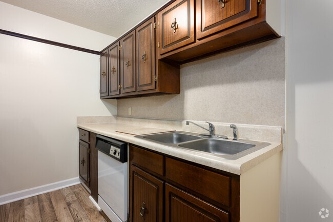 2BR, 1BA - 1,003SF - Kitchen