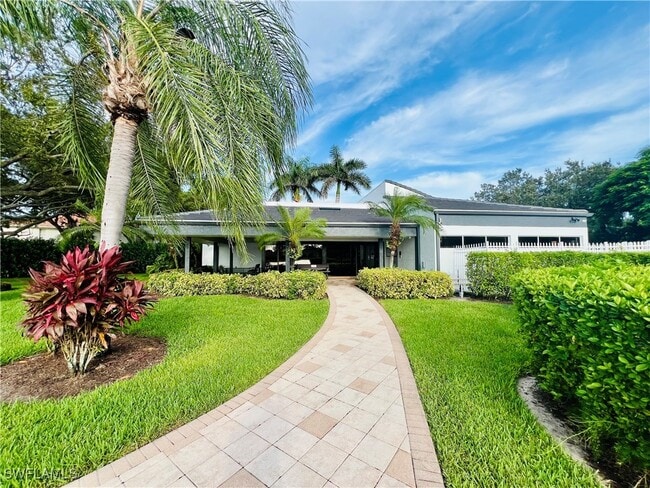 Building Photo - 613 Squire Cir Unit 202