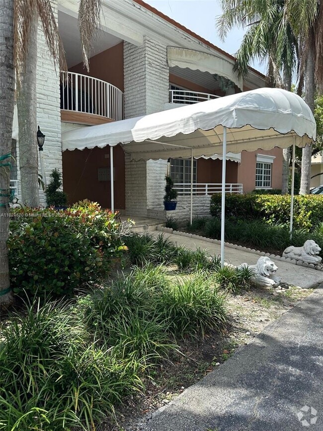 Building Photo - 60 Park Dr Unit B Rental