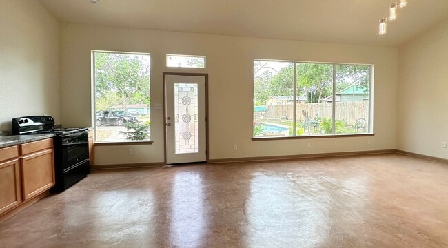 Photo - Gorgeous 1/1 Home Available for Immediate ...