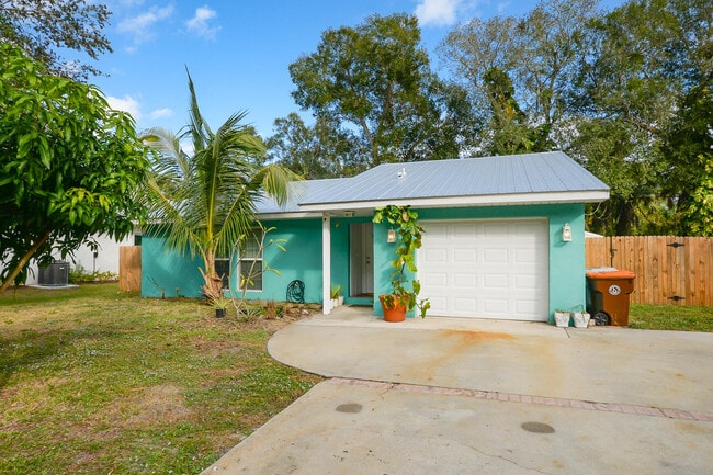 Photo - 2386 28th Ave SW