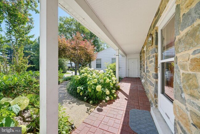 Photo - 16818 Briardale Rd