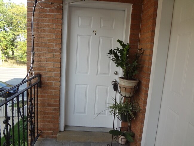 Photo - 4602 N River Rd Unit B1