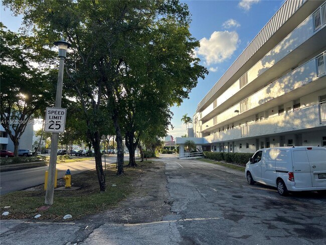 Photo - 3551 NE 169th St Unit 112