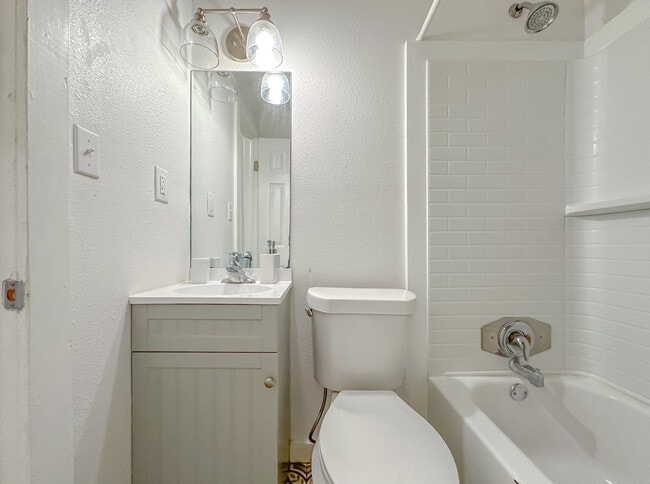 Photo - FAMU Triplex Unit 543