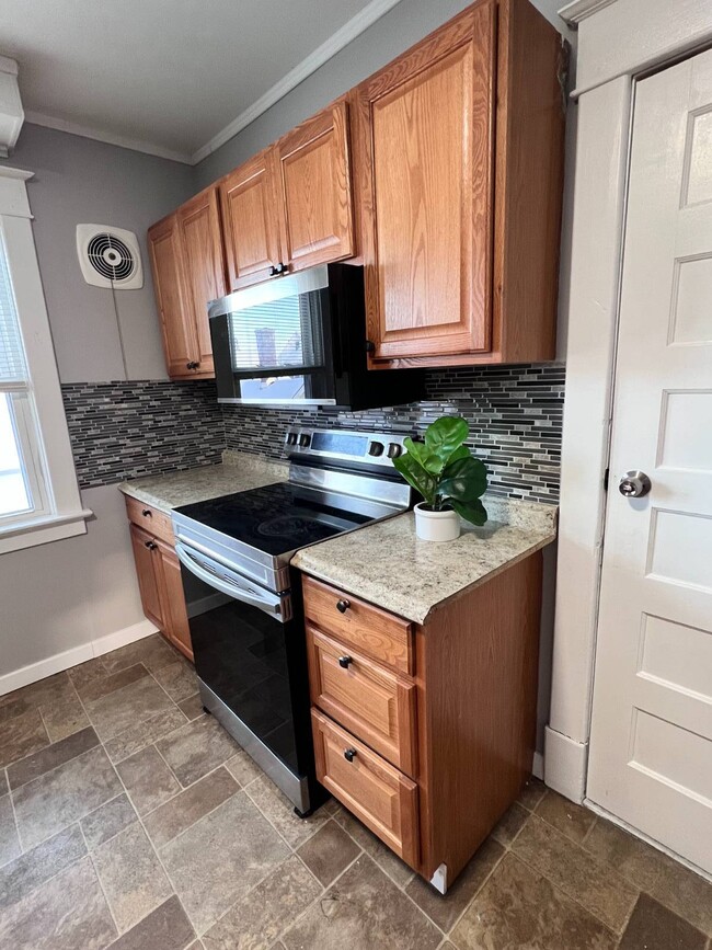 Photo - 2036 Guilderland Ave