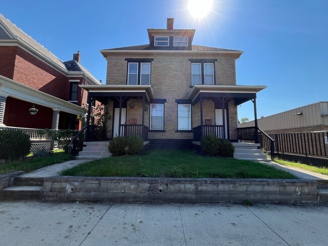 Photo - 1247-1249 E Long St Unit 1247