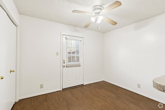 2BR, 1.5BA - 1,100SF - Dining Room
