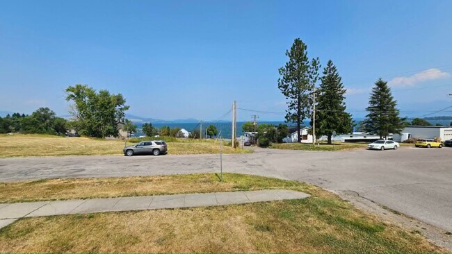 410 3rd Ave E