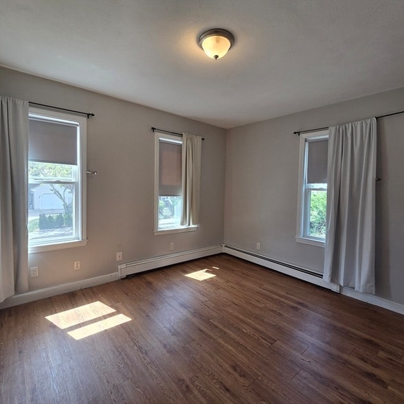 Photo - 17 Albertina St Unit 1R