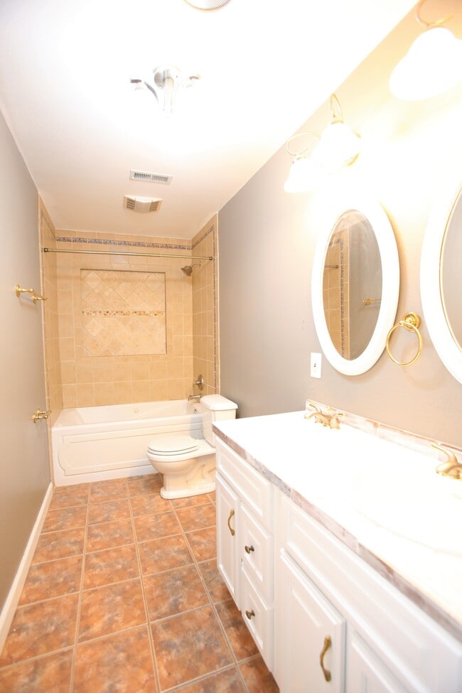 Photo - 3820 Elbert Ave