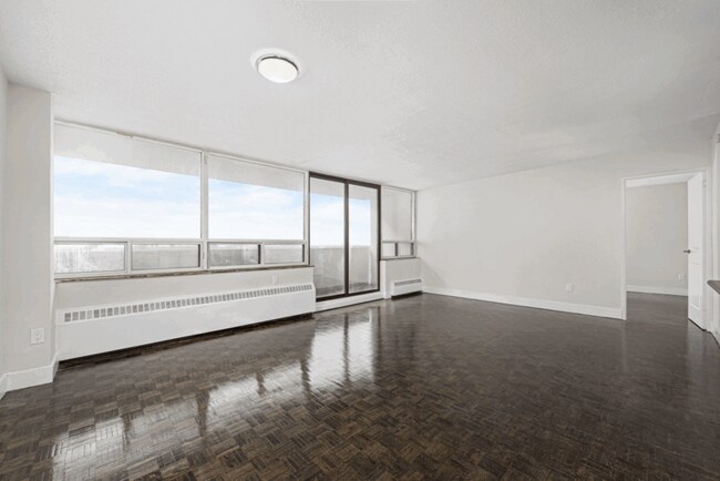 Photo - 2397 Finch Avenue W