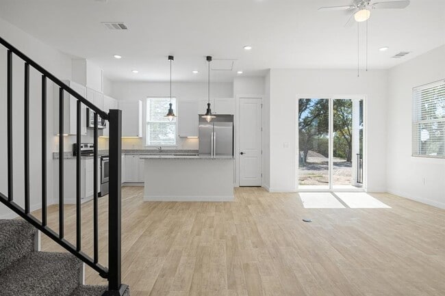 Photo - 267 Lourdes Ct Unit B