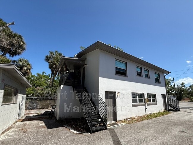 Building Photo - 2475 18th Ave S