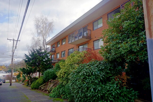 911 N 73rd St Unidad 406