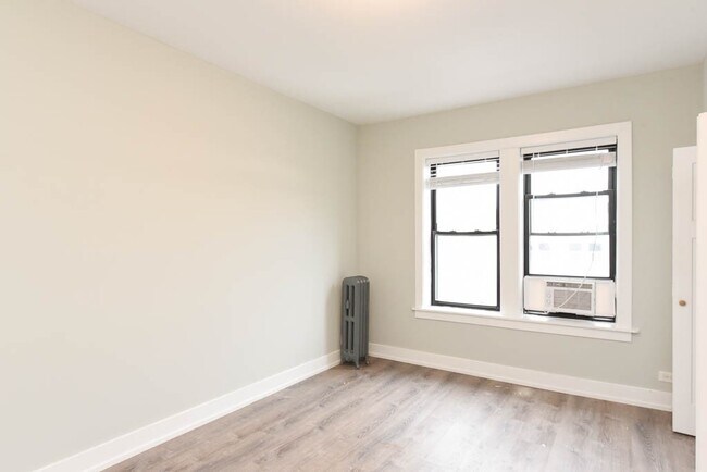 4856 N Damen Unit 413
