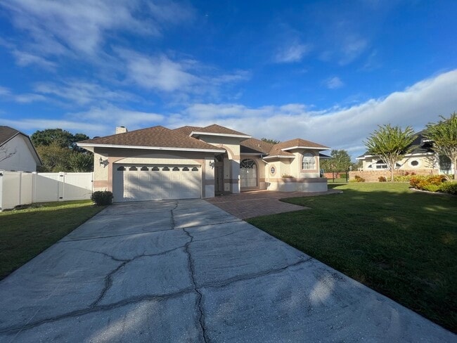 Photo - 664 Wyckliffe Pl