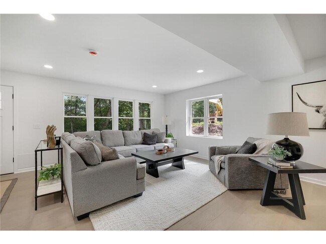 Photo - 5111 Colonial Dr
