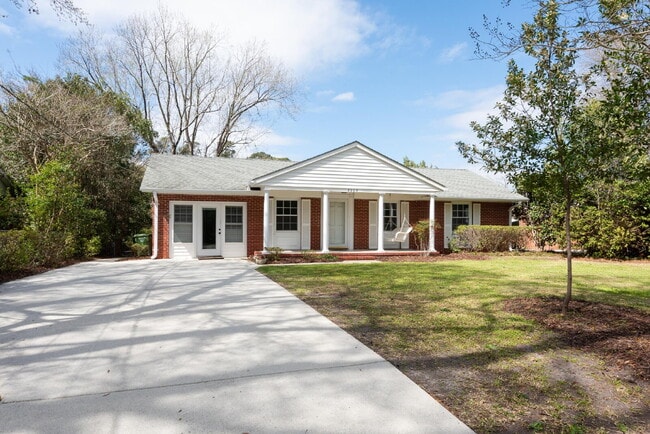 Building Photo - Students Welcome Unit 3309 Ashley Cir