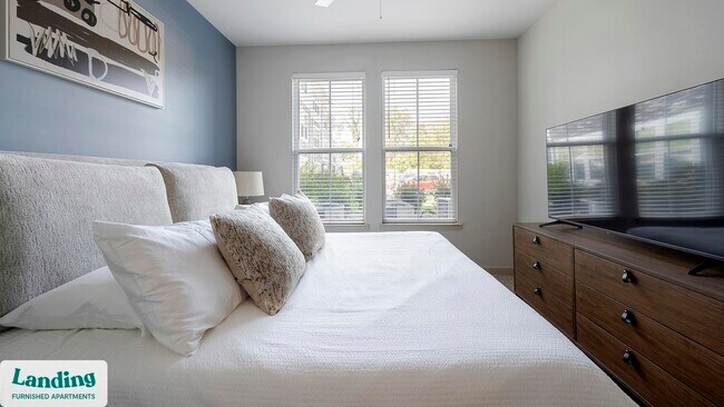 Photo - 3237 Memorial Blvd Unidad 2103