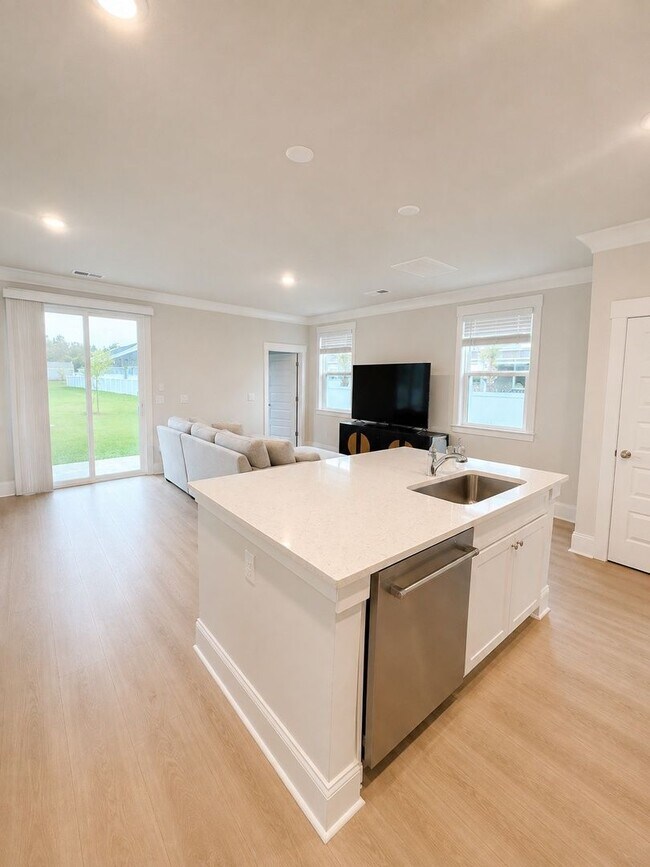 Photo - 114 Midmills Ln