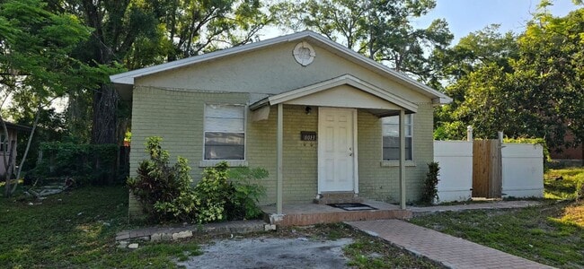 Building Photo - 3/2 Tampa Move In Ready ! Rental