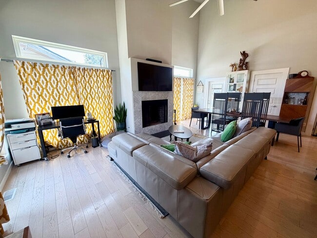 Photo - Contemporary 2 bedroom, 2.5 bath home in the heart of Route 66.